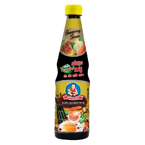 DEKSOMBOON seasoning sauce with yellow cap in a 700 ml bottle, showcasing the clear liquid and label on the plastic bottle.