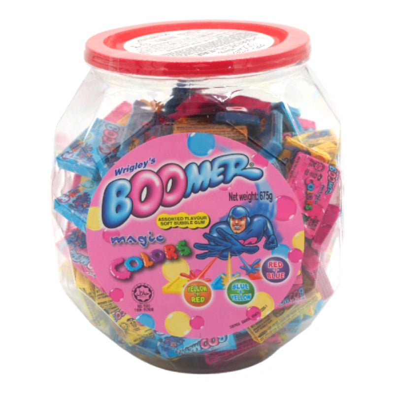 BOOMER Magic Color Gum 150 pieces in bright, colorful packaging, showcasing assorted bubble gum pieces ready for chewing.