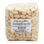 Makro peeled peanuts in a 500g package, dry grocery product, showing a close-up of the light brown, shelled peanuts.