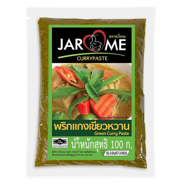 Makro Green Curry Paste 100g, showing fresh green chili and herbs in a close-up shot of the Thai-style curry paste.