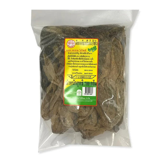 MAKRO dried pickle mustard green in a 700g package, showcasing fresh green mustard greens and dried pickle pieces.