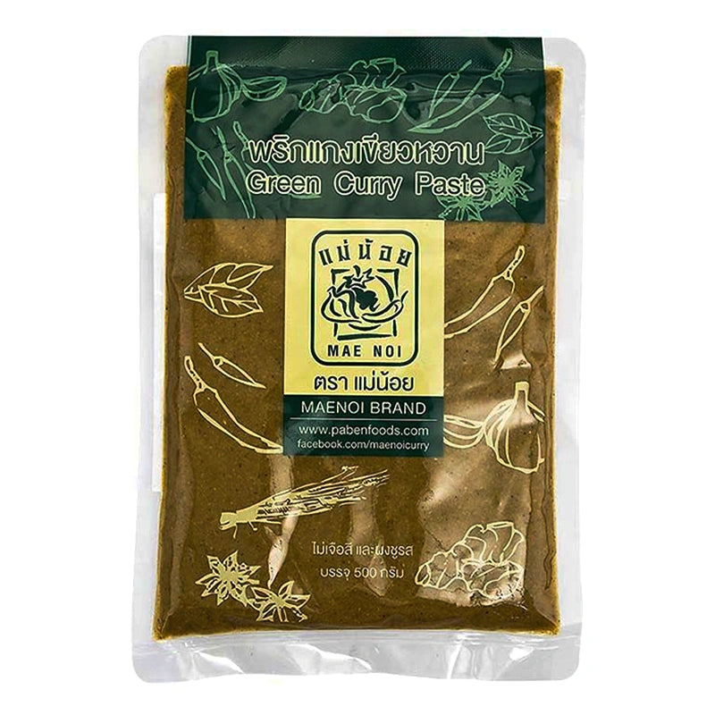 Mae Noi Green Curry Paste in a 500g jar, featuring vibrant green chili and herb blend, ready for authentic Thai cooking.