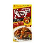 House Vermont Curry Mild packet, Japanese grocery curry mix with mild flavor, featuring a colorful label and curry images.