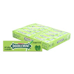 Doublemint peppermint chewing gum in 13.5g pack, showing fresh mint-flavored gum pieces and packaging.