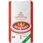 Bag of Le 5 Stagioni Pizza Flour in a grocery store, showing the brand label and product packaging.